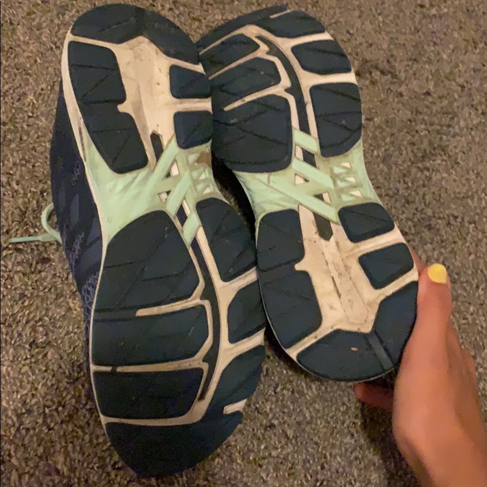 Asics - Picture 2 of 2